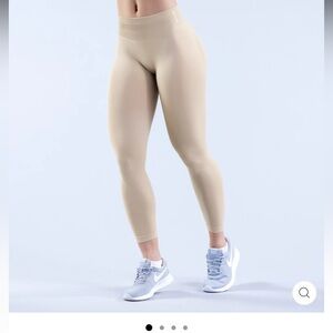 DFYNE FEATHER BEIGE IMPACT LEGGINGS